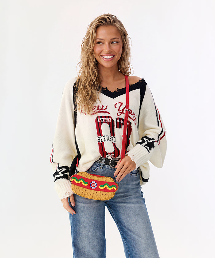 MLBChicagoCubsHotDogCrossbodyBag_3_cd60514a-b585-4a07-ba54-e9a797947c5a.webp