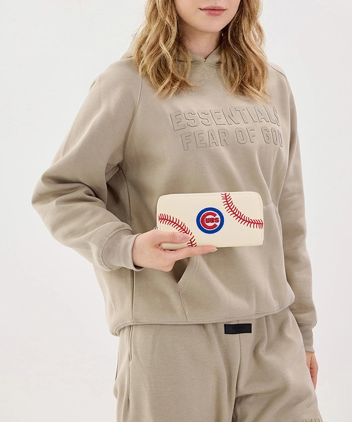 MLBChicagoCubsZipWalletBaseballStitchDetail_5.webp