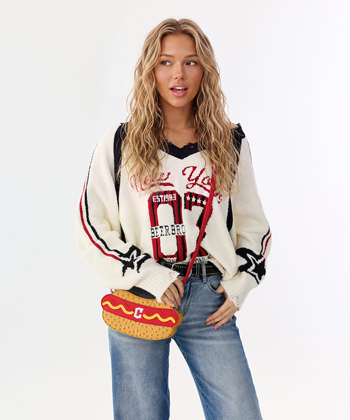 MLBClevelandGuardiansHotDogCrossbodyBag_3_17911166-395b-4e8d-9304-c435d4b41519.webp