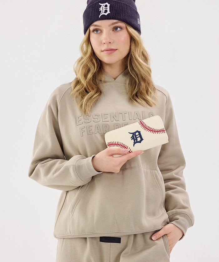 MLB Detroit Tigers Zip Wallet Baseball Stitch Detail