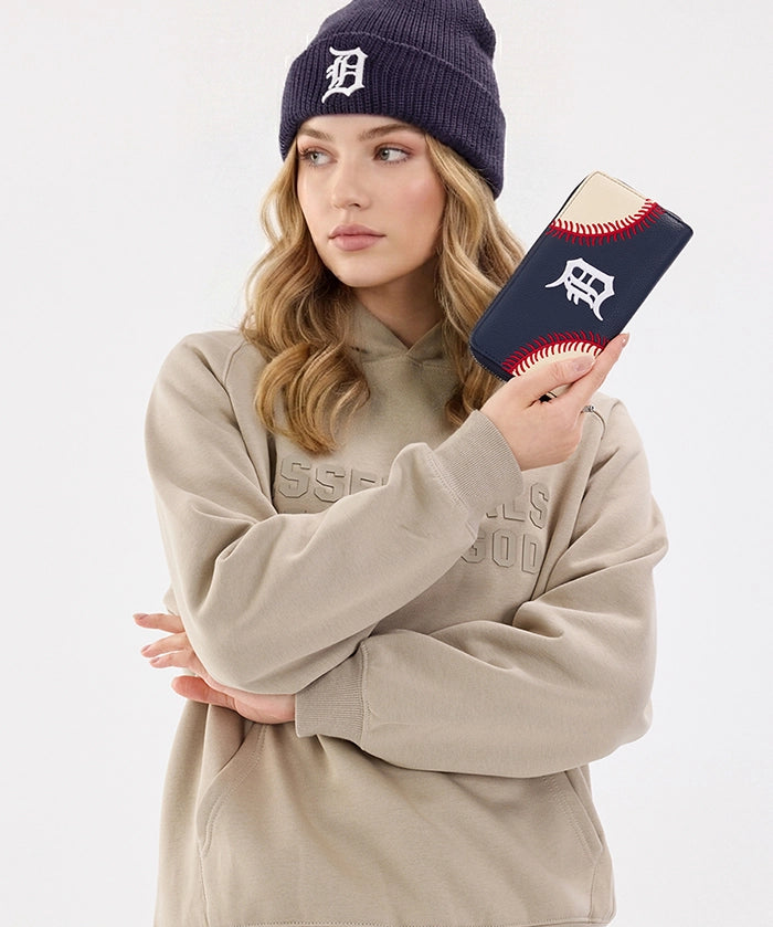 MLB Detroit Tigers Zip Wallet Baseball Stitch Detail