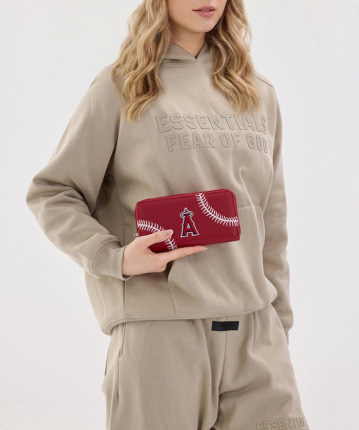 MLBLosAngelesAngelsZipWalletBaseballStitchDetail_15_33357fa7-7255-4ee9-a787-3db52e6d63aa.webp