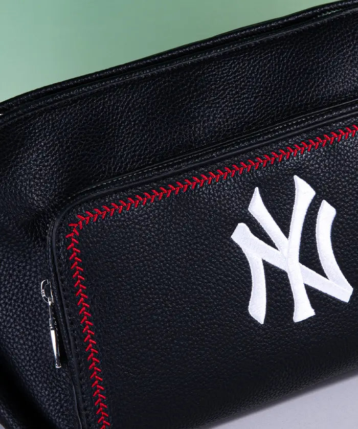 MLB New York Yankees Shoulder Bag with Crossbody Strap