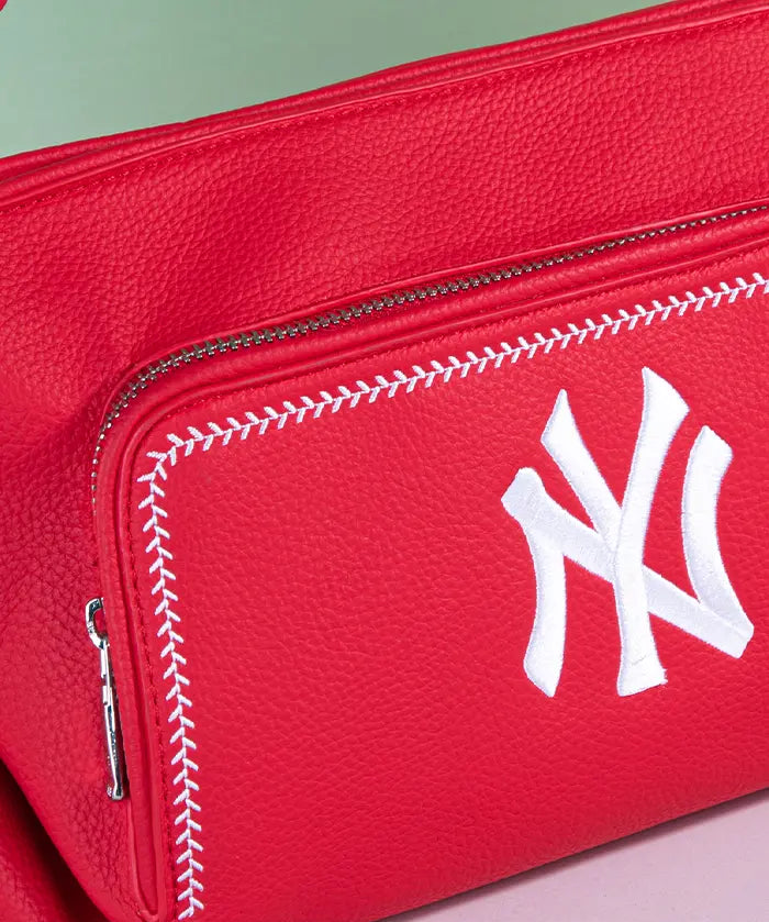 MLB New York Yankees Shoulder Bag with Crossbody Strap