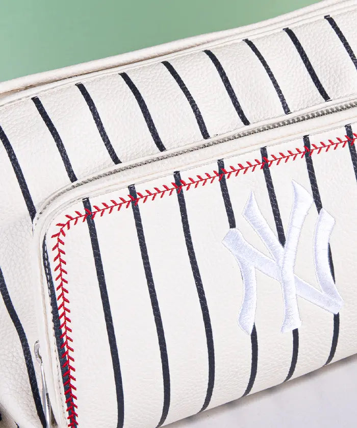 MLB New York Yankees Shoulder Bag with Crossbody Strap