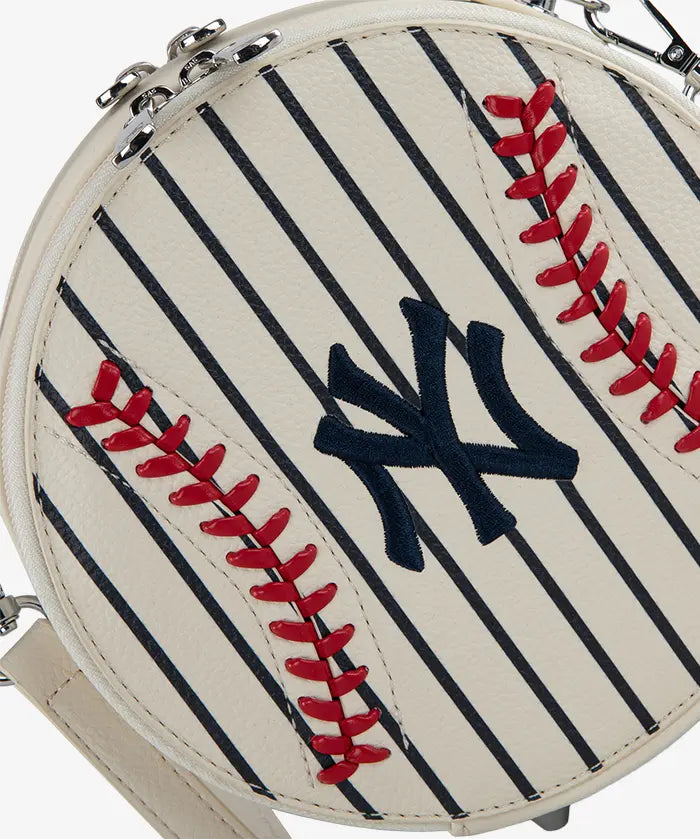 MLB New York Yankees Circle Crossbody Bag