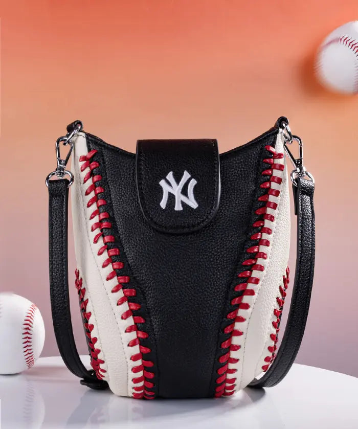 MLB New York Yankees Crossbody Bag With Baseball Seam