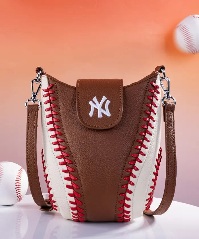 MLB New York Yankees Crossbody Bag With Baseball Seam