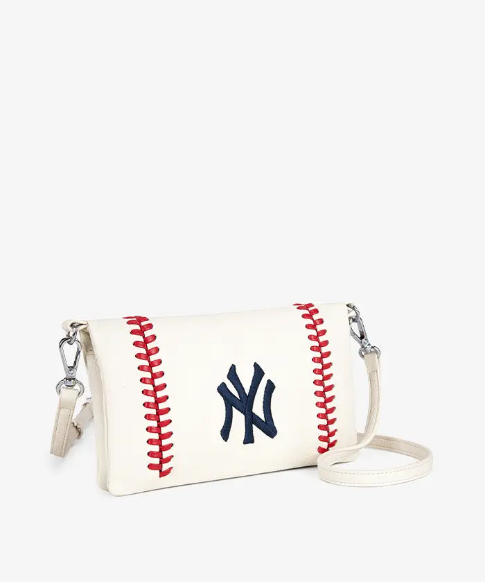 MLBNewYorkYankeesLeatherCrossbodyPurse_2.webp