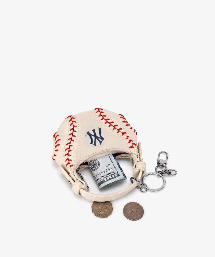 MLB New York Yankees Mini Hobo Bag Charm – Curveball