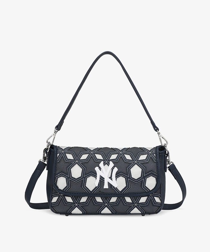 MLBNewYorkYankeesStarFieldFlapCrossbody_1_041aeb31-cb03-40a4-b307-dea1787cf6c1.webp
