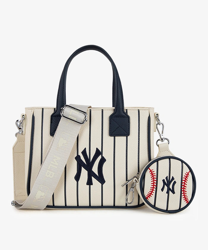 MLBNewYorkYankeesToteBagwithBaseballCoinPouch_22.webp
