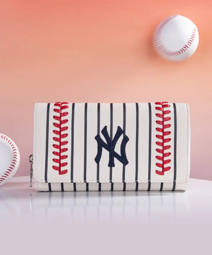MLB New York Yankees Wristlet Wallet