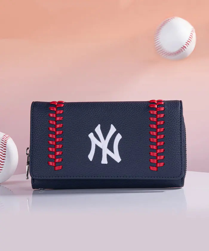 MLB New York Yankees Wristlet Wallet