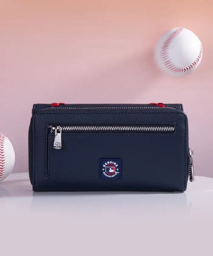 MLB New York Yankees Wristlet Wallet