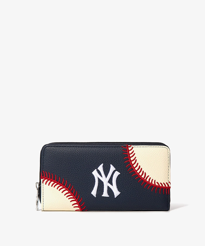 MLBNewYorkYankeesZipWalletBaseballStitchDetail_10.webp