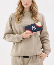 MLB New York Yankees Zip Wallet Baseball Stitch Detail