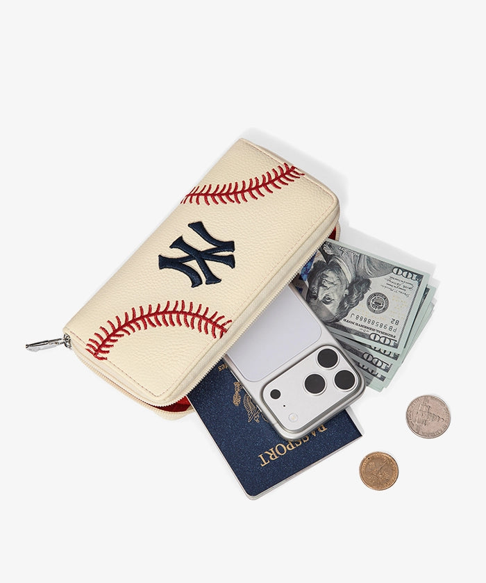 MLB New York Yankees Zip Wallet Baseball Stitch Detail